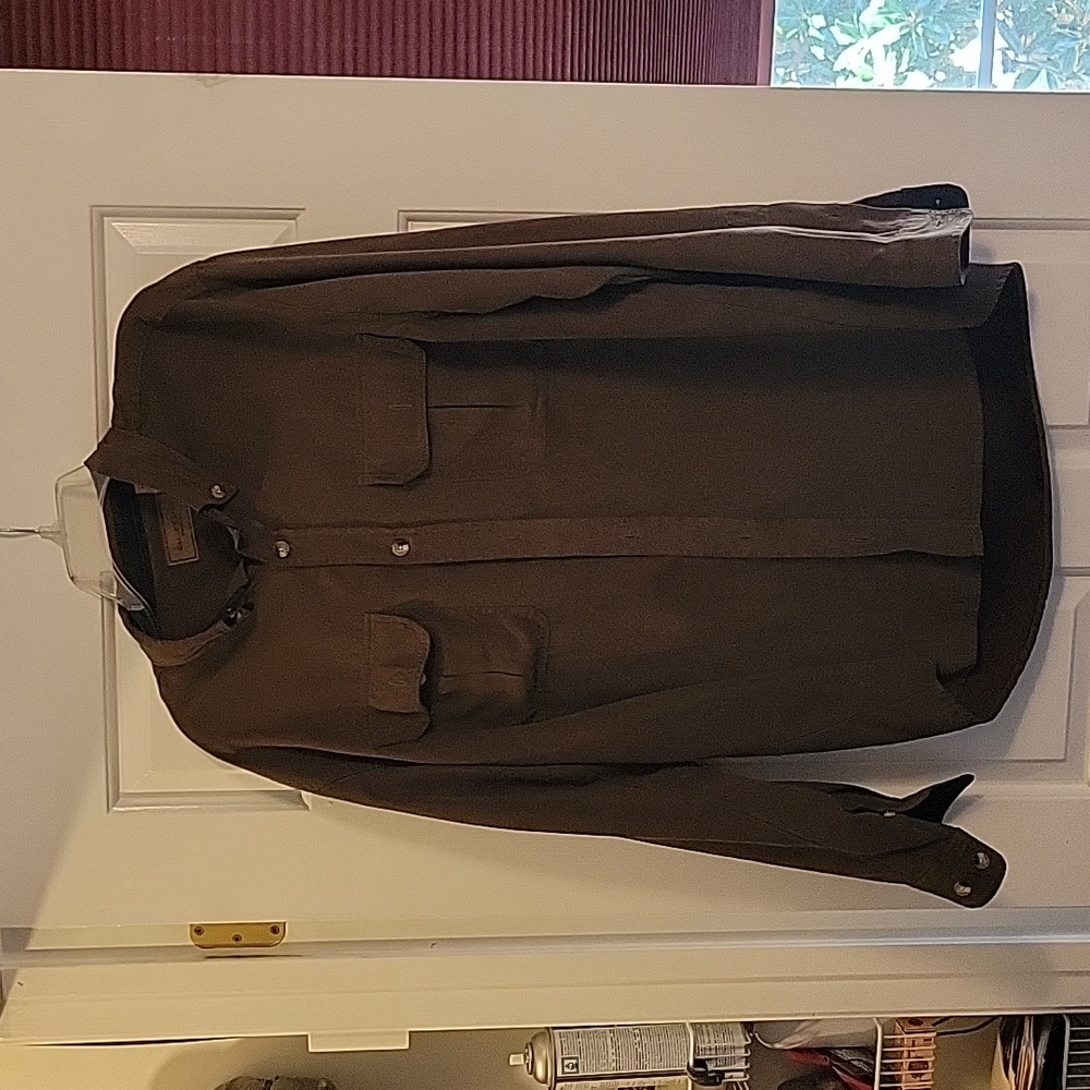 Men's long sleeve button down shirts (2) Large. 1 Brown 1 Olive. Clear Water